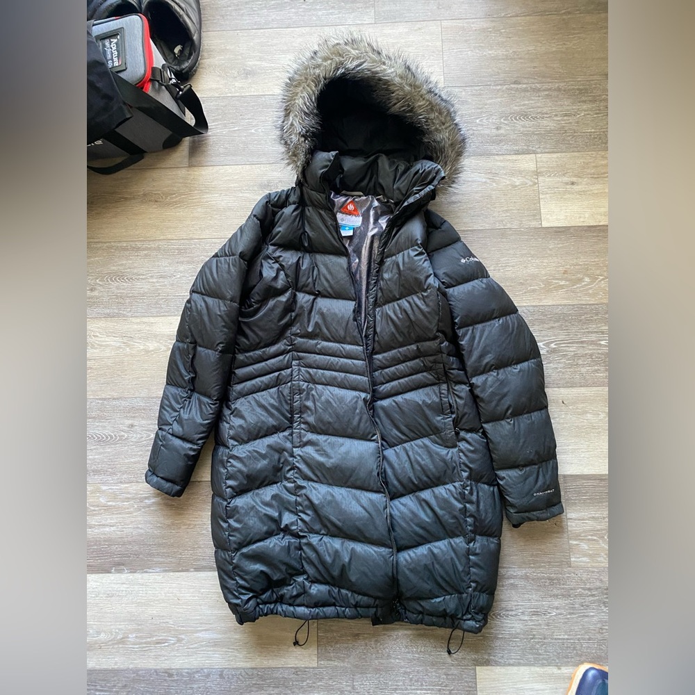 Columbia Women’s Black Puffer Coat with Fur Hood